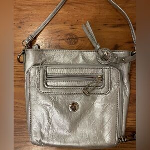 Stone Mountain USA Crossbody Purse Bag Metallic Silver  Multi Pocket Leather